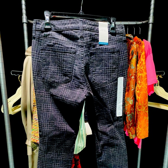 Jean - Picture 2 of 3